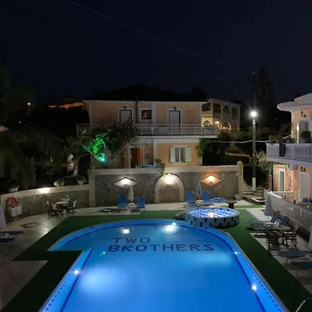 Two Brothers Zakynthos بيت ضيافة تسيليفي