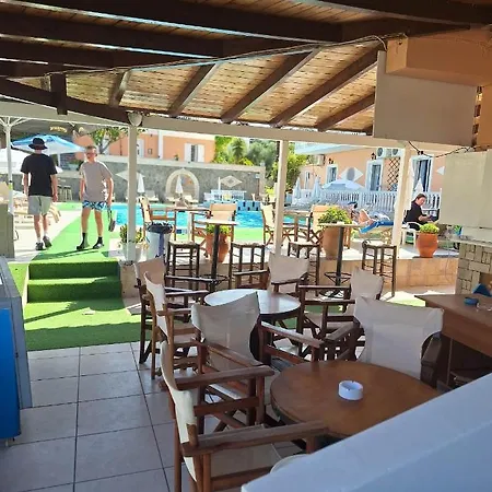 Two Brothers Zakynthos بيت ضيافة تسيليفي