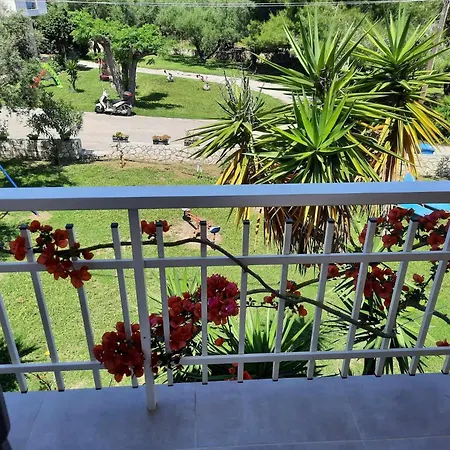Two Brothers Zakynthos بيت ضيافة تسيليفي